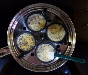 Button eggs mixing